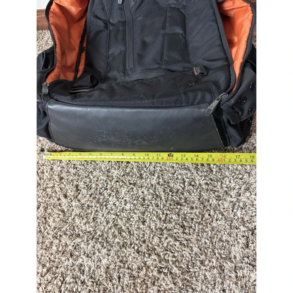 Everki Beacon Console Gaming Laptop black Backpack (See pics for details)